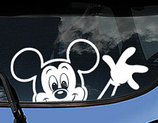 наклейка на машину с Микки Маусом, наклейка детская на машину, наклейка на машину дети, дети в машине наклейка