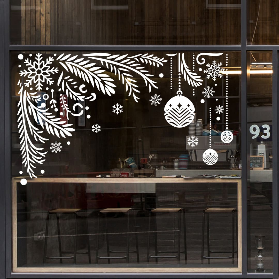 декор витрины новогодний фото, наклейка на витрину новогодняя купить фото, наклейки снежинки фото, наклейки новогодние снежинки фото, наклейки на окна снежинки фото, наклейки снежинки большие фото, наклейки ёлка фото, новогодний декор ёлка фото, наклейки новогодние игрушки фото, наклейки ёлочные украшения фото, декор с ёлкой и игрушками фото, праздничные наклейки на стекло фото