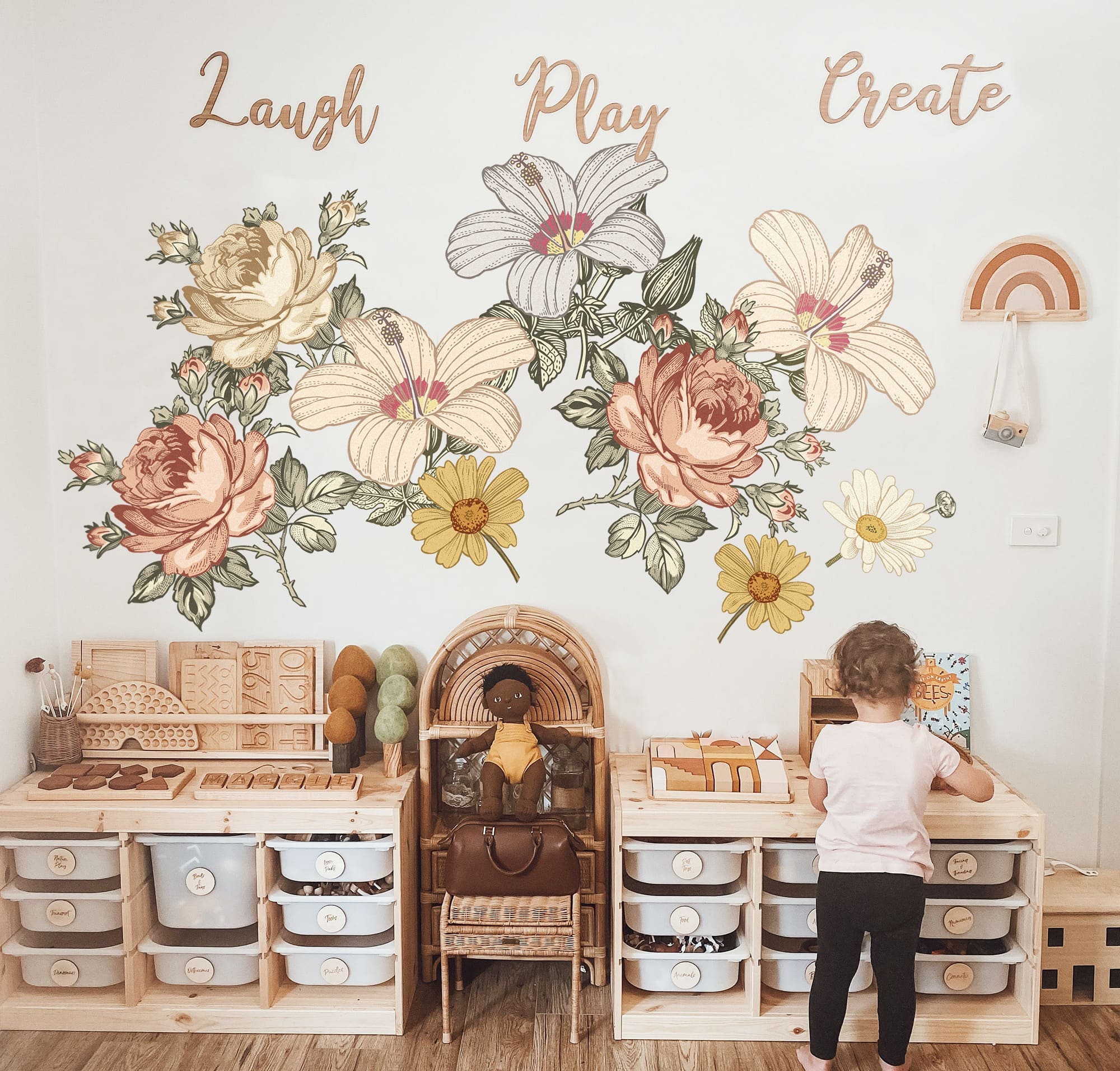 декор на стіну різноцвіття фото, вінтажні наклейки квіти фото, наклейка гібіскуси на стіну фото, троянди декор фото, польові квіти наклейки фото, інтер'єрні наклейки квіти фото, наклейка в спальню над ліжком фото, наклейки великі квіти фото, самоклеючі квіти на стіну фото, оформлення стін квітами фото, декор стін своїми руками фото, як прикрасити кімнату наклейками фото, ідеї для інтер'єру з квітами фото, створення квіткової композиції на стіні фото, стильний декор для вітальні фото, затишне оформлення спальні фото, декоративні наклейки для оновлення інтер'єру фото, дизайнерські наклейки на стіну фото, сучасне оформлення стін фото