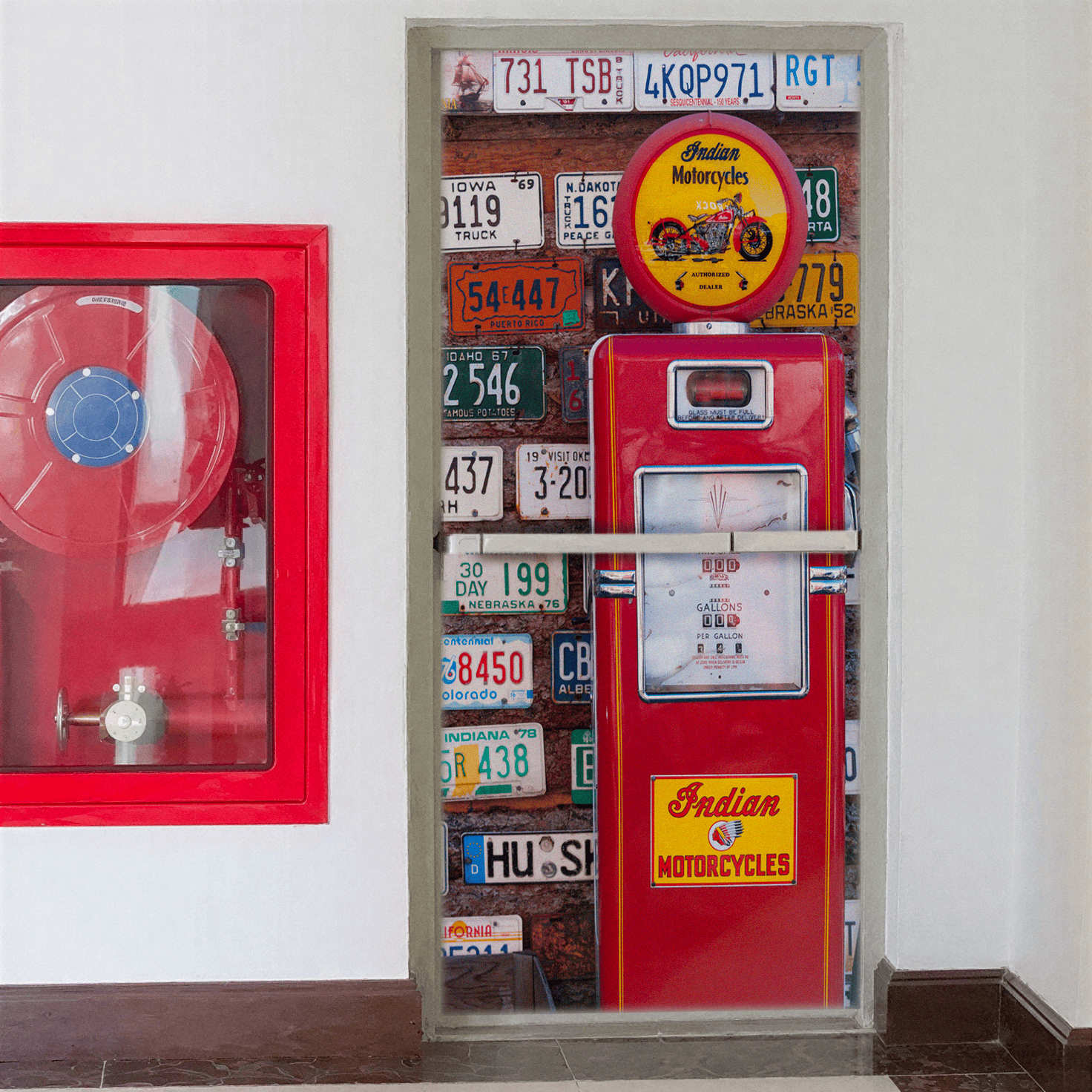 наклейка на двері бензоколонка, наклейка на двері гаража ретро, наклейки на двері фото, наліпки на двері фото, декоративна плівка на двері фото, вінілові наклейки на замовлення фото, наклейки за індивідуальними розмірами фото, наклейка на холодильник фото, оновлення холодильника плівкою фото, ретро декор для гаража фото, декор для барбершопа фото, декор для кафе фото, інтер'єрні наклейки в стилі ретро фото, наклейка на двері гаража фото, виготовлення наклеок фото, вініловий декор на двері фото, наклейка на шафу фото, декор для чоловічої кімнати фото, інтер'єрні наклейки на стіни фото, наклейки на міжкімнатні двері фото, друк наклеок під замовлення фото, наклейка на металеві двері фото, ретро стиль в інтер'єрі фото, оформлення вітрин та дверей фото, наклейка на двері офісу фото, декор для СТО фото, наклейка Route 66 фото, вінтажний декор фото, широкоформатний друк наклейок фото